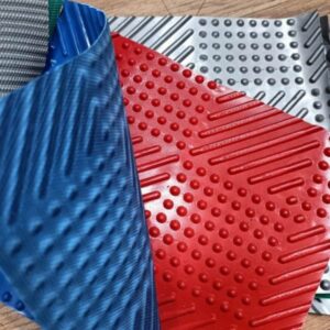 Cận chất thảm nhựa đinh sọc