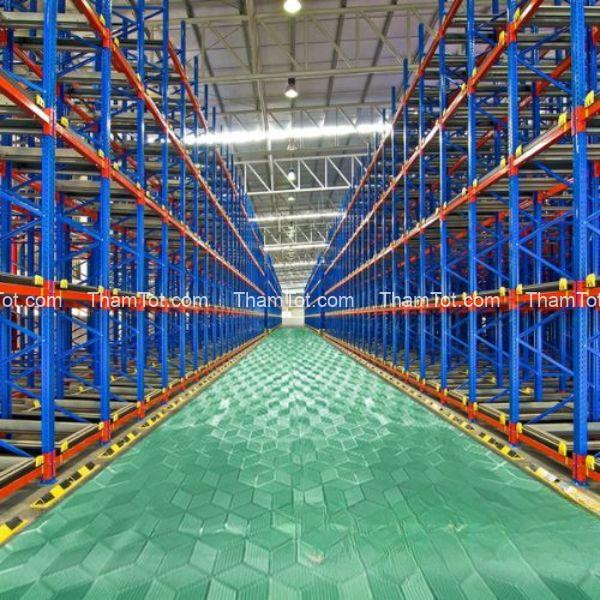 thảm nhựa họa tiết kim cương xanh